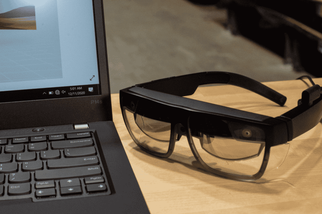 CES2021|联想发布企业级AR眼镜 同时显示5个虚拟画面